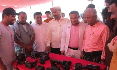 تزامناً مع شهر التوعية بسرطان الثدي.. مدير عام مديرية الشحر يدشن المعرض الخيري بالمديرية