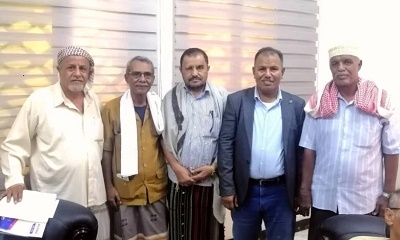 ممثلون عن دفعة الثانوية 79-80م يزورون زميلهم عامر سعيد العامري وكيل محافظة حضرموت لشؤون مديريات الوادي والصحراء