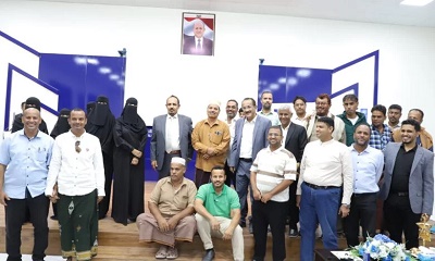 محافظ حضرموت يدشن حُزمة من المشاريع الحيوية في قطاعات المياه والنظافة والطرق بتمويل من منظمة UNOPS والسلطة المحلية بمديرية الشحر