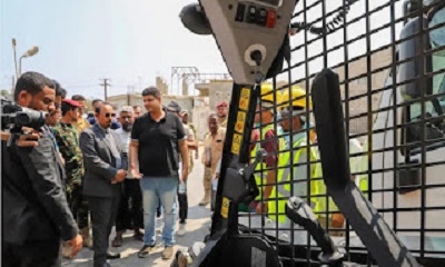 محافظ حضرموت يدشن مشروع تزويد مكتب الاشغال بمعدات لإزالة مخلفات الأمطار تحسبًا للاعصار المداري #تيج