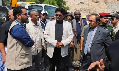 محافظ حضرموت يدشن مشروع تزويد مكتب الاشغال بمعدات لإزالة مخلفات الأمطار من الـ UNDP تحسبًا للاعصار المداري