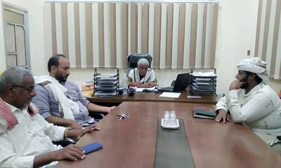 مدير مكتب مؤتمر حضرموت الجامع ورئيس منظمات المجتمع المدني يلتقيان بمدير عام مديرية الشحر رئيس لجنة الطوارئ