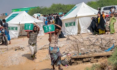 محافظ حضرموت يدشن توزيع مساعدات إيوائية وغذائية طارئة للمتضررين من إعصار تيج في الريدة وقصيعر