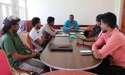 مدير عام الريدة وقصيعر يلتقي بلجنة حصر الأضرار بالمديرية