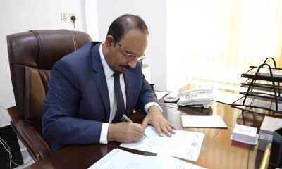 محافظ حضرموت يصدر تعميمين بشأن تعيين مدير لهيئة المساحة الجيولوجية وتكليف مدير لهيئة حماية البيئة