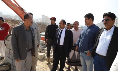 محافظ حضرموت يتفقّد سير العمل بمشروع استكمال الصرف الصحي بديس المكلا