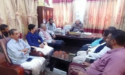 مدير عام دوعن يلتقي أعضاء الهيئة الإدارية ولجنة الرقابة والتفتيش بجمعية مناحل السدر للنحالين بدوعن