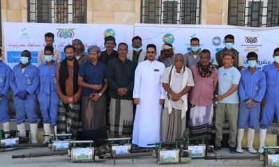 ضمن مشروع الاستجابة الطارئة للمتضررين من إعصار تيج .. تدشين حملة الرش الضبابي بمديرية الريدة و قصيعر