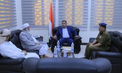 لقاء لبحث الدور التكاملي بين السلطات المحلية و وزارتي الداخلية والأوقافوكيل المحافظة أبناء حضرموت يميلون الى الألتزام بالنظام والقانون وينبذون كل مظاهر التطرف والعنف 