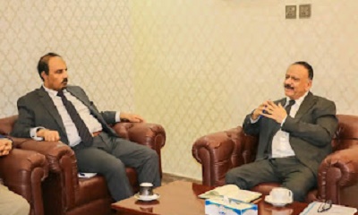 محافظ حضرموت يناقش مع وزير النقل واقع وسبل تطوير مؤسسات النقل والمنافذ بالمحافظة