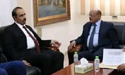 محافظ حضرموت يبحث مع محافظ البنك المركزي آلية تقديم التسهيلات اللازمة لانجاز الاستحقاقات المالية للمحافظة