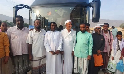 الأمين العام للمجلس المحلي بمديرية تريم يودع مكفوفي تريم المشاركين في (برنامج عمرة المكفوفين)