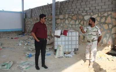 مدير عام مديرية المكلا يتفقد سير العمل بمبنى الدفاع المدني بمنطقة روكب