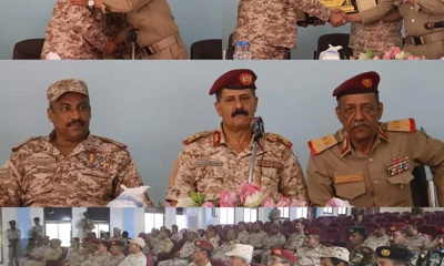 إجراء مراسيم دور الاستلام والتسليم القانونية بين قائد المنطقة الجديد اللواء “بارجاش” والسابق اللواء “التميمي” في المكلا