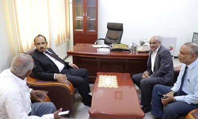 محافظ حضرموت يطلع على مستوى أداء العمل بالنيابة الجزائية المتخصصة