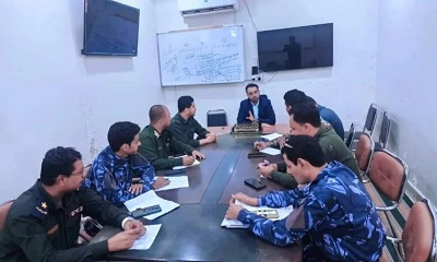 وكيل نيابة شرق المكلا الإبتدائية وإدارة أمن مديرية المكلا في محافظة حضرموت يناقشان عدد من القضايا المتعلقة بأعمال الضبط القضائي