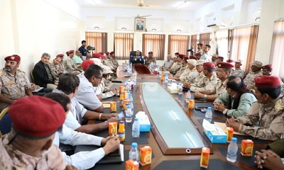 محافظ حضرموت يرأس اجتماعًا لقيادات الألوية ورؤساء الشُعب والوحدات العسكرية بقيادة المنطقة العسكرية الثانية