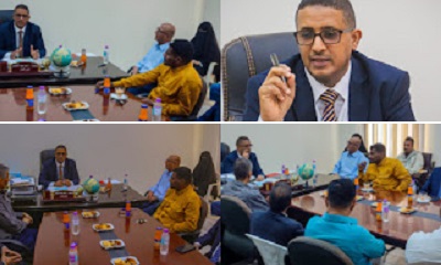 المدير العام التنفيذي يتفقد سير العمل لفرع مطابع الكتاب المدرسي بالمكلا، ويكرم عدد من نخبة الفنيين بالفرع