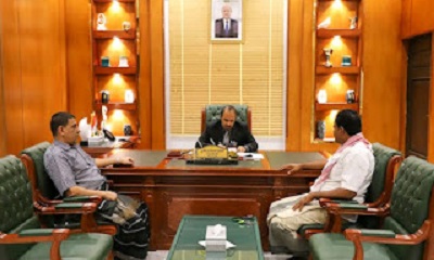 محافظ حضرموت يلتقي مدير عام مديرية حريضة