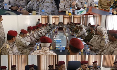 وزير الدفاع يعقد اجتماعاً موسعاً بقيادة المنطقة العسكرية الثانية