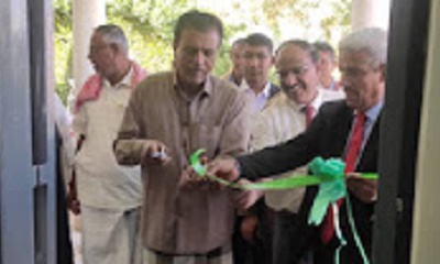 مدير عام مديرية القطن و مدير عام مكتب وزارة الثقافة بالوادي والصحراء يفتتحان مكتبة مكتب الثقافة بالقطن