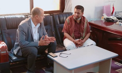 مدير عام سيئون يناقش جملة الموضوعات المتعلقة بقضايا الأراضي والمخططات السكنية بمديرية سيئون