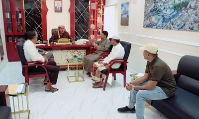 مدير عام سيئون يناقش آلية تحصيل الرسوم القانونية المفروضة على المواطنين بعدد من المكاتب الخدمية