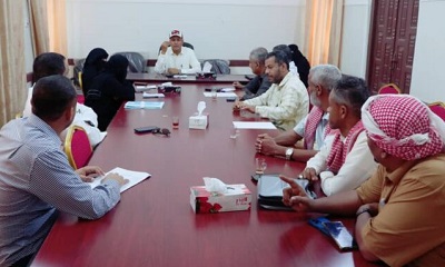 مدير عام سيئون يناقش مع لجنة السلام بالمديرية مقترحات المشاريع الخدمية