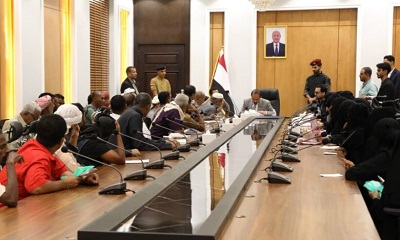 خلال لقائه المواطنين واستماعه لاحتياجاتهم .. محافظ حضرموت للمكاتب التنفيذية : لا باب يُوصد أمام المواطنين