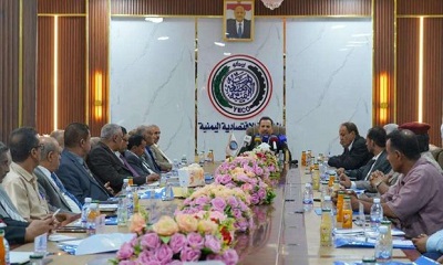 اجتماع يناقش التجهيزات الأولية والخطط اللازمة لإقامة المعارض الرمضانية بالمكلا