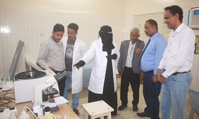 الجمحي يطلع على الخدمات التي يقدمها مركز بن جوبان بابدر الطبي بالشحر