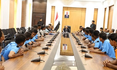 المحافظ بن ماضي يلتقي إدارة ولاعبي نادي “قضاعة” بعمد ويؤكد أهمية الرياضة في الحفاظ على الفرد والمجتمع
