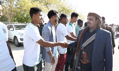 محافظ حضرموت يوجه بادراج تعشيب وبناء مدرجات ملعب نادي دوعن ضمن خطة مشاريع المحافظة