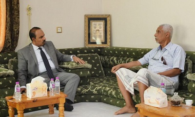 محافظ حضرموت يقدّم واجب العزاء للوكيل الأسبق الأستاذ عمير مبارك عمير في وفاة الشيخ أحمد بن ناصر بن عمير النسي