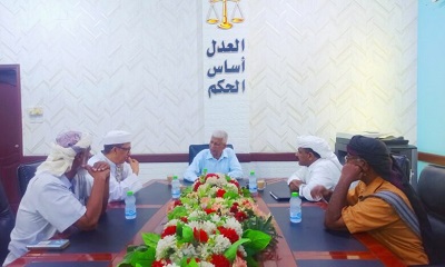 مدير عام مكتب فرع مصلحة شئون القبائل بساحل محافظة حضرموت يلتقي رئيس محكمة استناف محافظه حضرموت