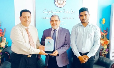 رئيس جامعة حضرموت يثمن دور مؤسسة الصندوق الخيري في دعم الطلاب والتعليم