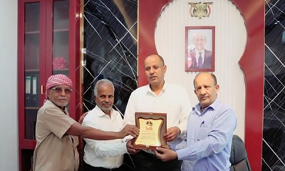 الإتحاد اليمني العام لكرة الطائرة يكرم مدير عام سيئون تقديرًا لدعمه المتواصل للنشاط الرياضي بالمديرية. 