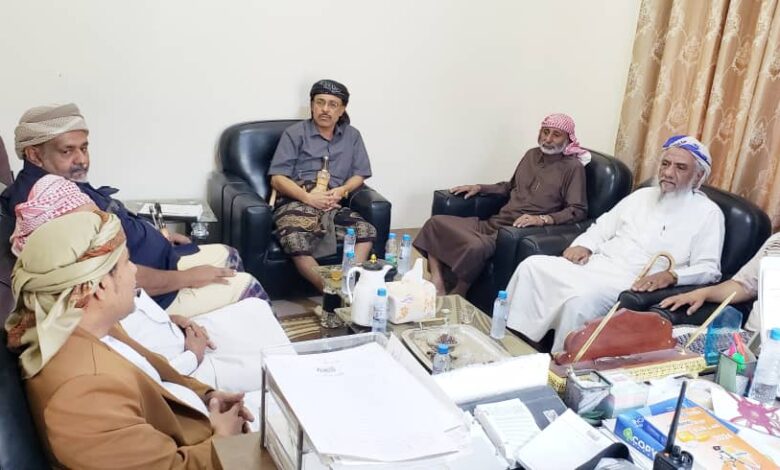 مدير عام مصلحة شؤون القبائل بوادي حضرموت والصحراء يستقبل عددمن مشائخ يافع بالوادي والصحراء
