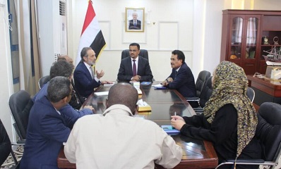 أمين عام محلي حضرموت يلتقي المنسق الأممي للشؤون الإنسانية باليمن