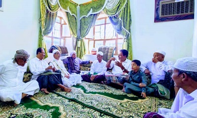 المدير العام لمديرية حريضة في زيارة رسمية للمنصب محمد بن عبدالله بن علي العطاس بعد عودته من السفر خارج الوطن