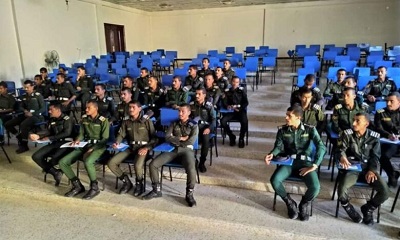 تدشين دورة اللغة الإنجليزية التخصصية لطلاب المستوى الثالث قسم عام بحضور نائب المدير للشؤون التعليمية