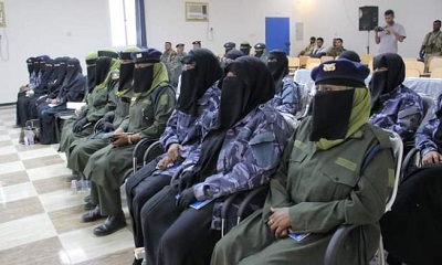 تدشين دورة دور الدفاع المدني في مكافحة الكوارث والحرائق للشرطة النسائية بأمن ساحل حضرموت