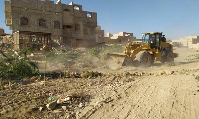 وحدة النظافة والتحسين بالمديرية تقوم بتصفية مضمار سباق الهجن