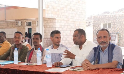 مدير عام مديرية الشحر يتفقد موقع الوحدة الصحي بقرية تبالة