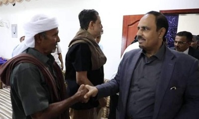 محافظ حضرموت يُقّدم واجب العزاء في وفاة الشيخ المناضل سعيد العكبري