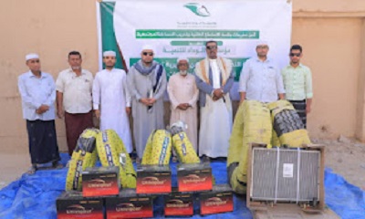 وحدة النظافة والتحسين بمديرية تريم تتسلم عدد من قطع غيار السيارات مقدمة من مؤسسة الوداد للتنمية