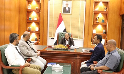 المحافظ بن ماضي يبحث مع وكيل وزارة الزراعة والثروة السمكية آلية تنظيم اصطياد الاسماك وتسويقها وجاهزية المنشآت السمكية