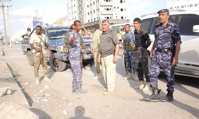 العميد المنهالي يتفقّد الدوريات المنتشرة في المكلا