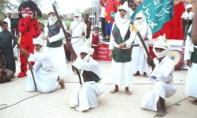 جيش الفرقان وفرقة النمر الكوميدية يشاركان في ختم مسجد جامع النور بعرض آل عل بن سعيد بسيئون