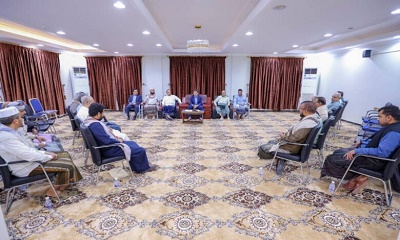 رئيس الوزراء يعبر عن الاعتزاز بما تمثله حضرموت من صوت وازن في المشروع الوطني